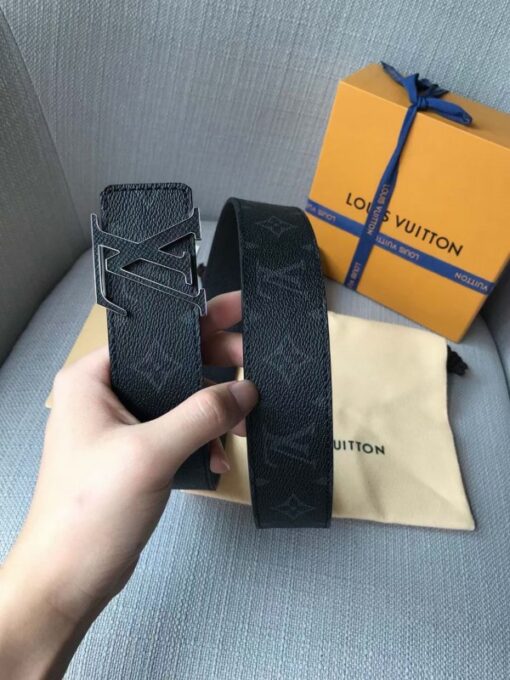 Replica Louis Vuitton LV Initiales 40MM Reversible Belt Taiga Leather M0157V 5