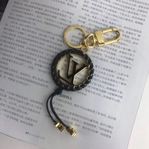 Replica Louis Vuitton Very Bag Charm and Key Holder M63082 5