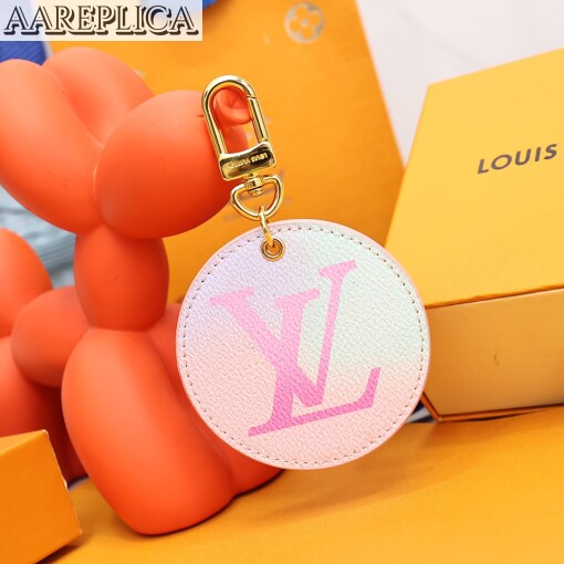 Replica Louis Vuitton Illustre Bag Charm and Key Holder LV M00666 3