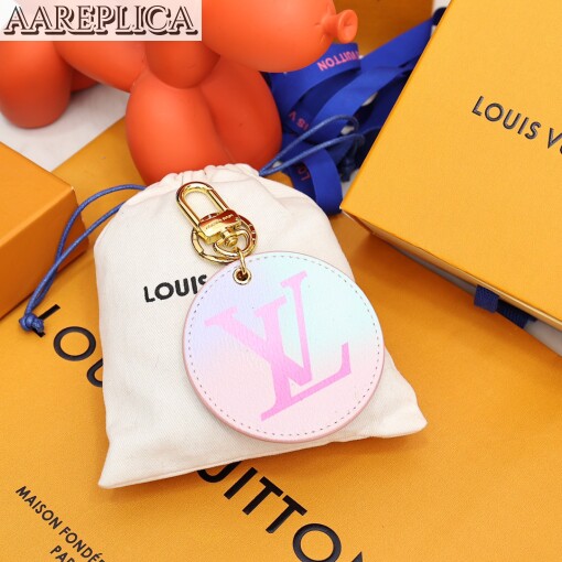 Replica Louis Vuitton Illustre Bag Charm and Key Holder LV M00666 4