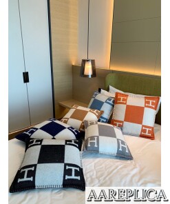 Replica Hermes Avalon Pillow, Large Model Color Écru / Gris Foncé Wool And Cashmere 2